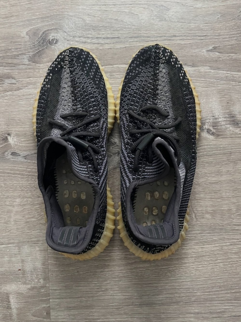 Yeezy Boost 350 V2 Carbon